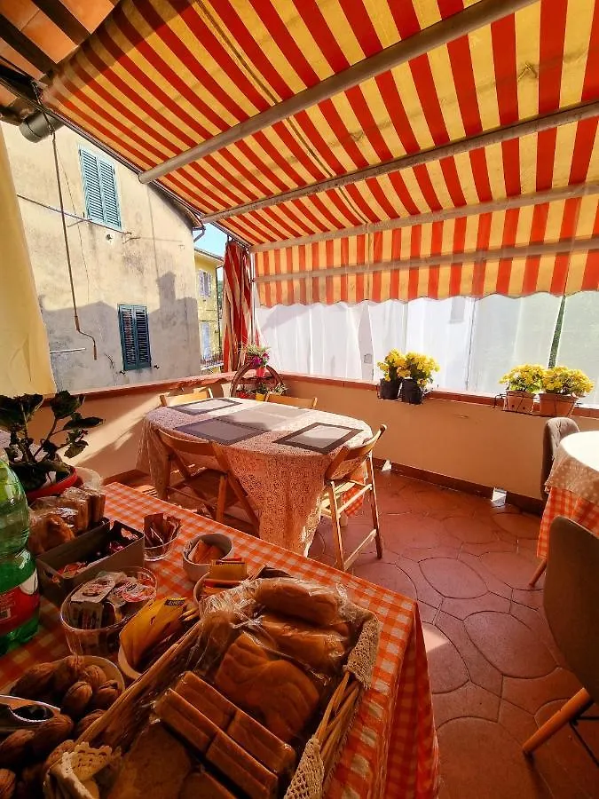 A Collodi Io & Mamma100 M Dal Parco Di Pinocchio Bed & Breakfast